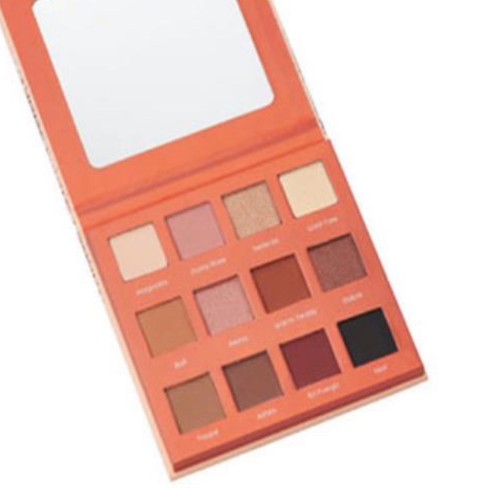 COPY - Farmasi Glam Up Palette